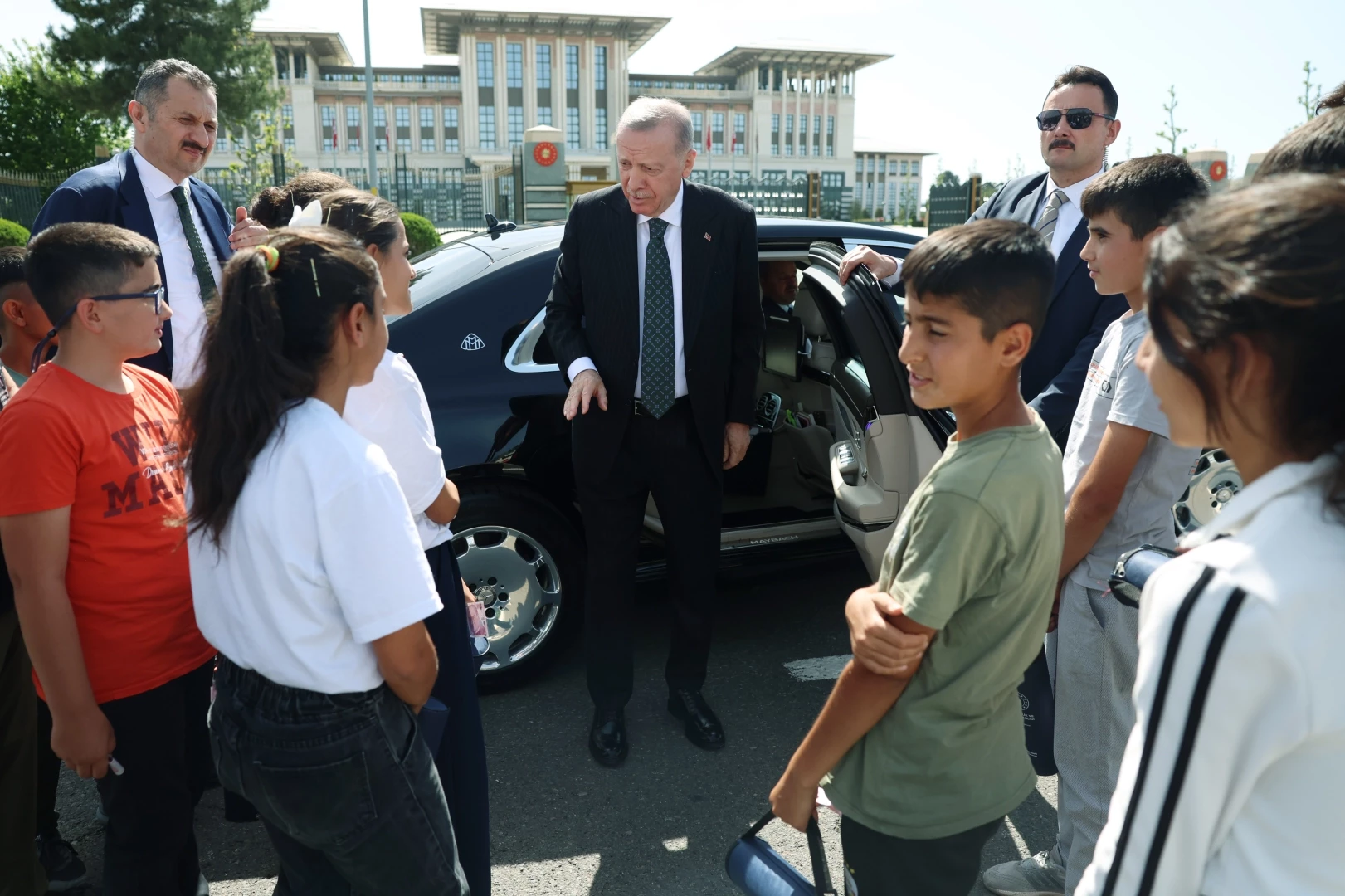 Cumhurbaşkanı Erdoğan, Adıyaman’dan gelen çocuklarla görüştü