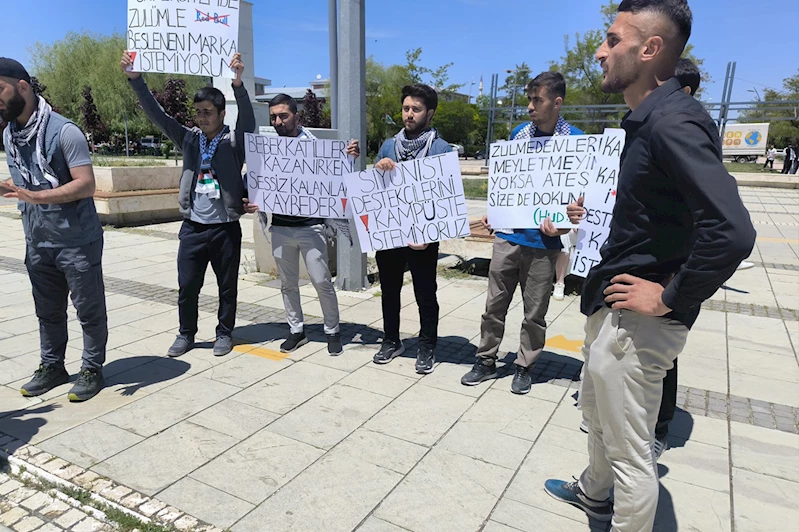 Van Yüzüncü Yıl Üniversitesi (YYÜ)’de açılan siyonist destekçisi markanın standı protesto edildi! 