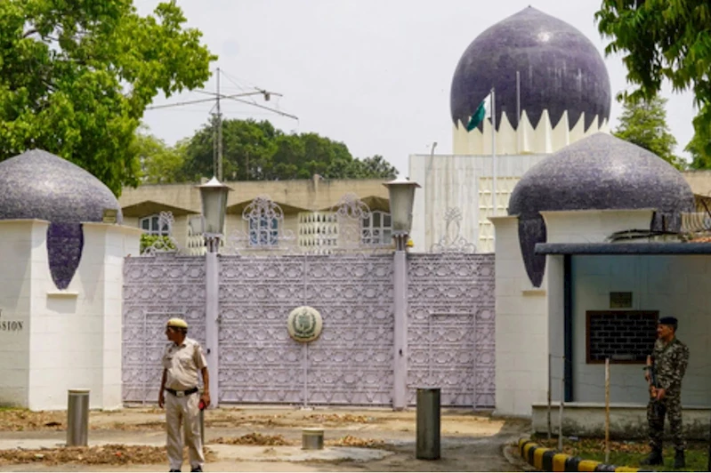 Pakistan, Hintli diplomatı sınır dışı etti