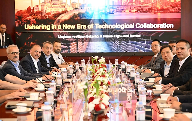 Bakan Uraloğlu, teknoloji devleriyle bir araya geldi 