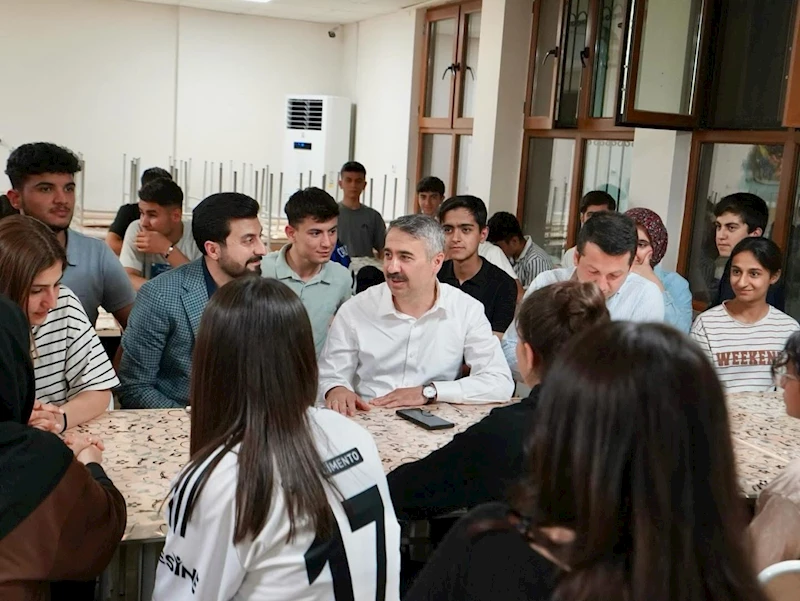 Alkayış, Gençlerle Türkiye yüzyılı vizyonunu paylaştı 