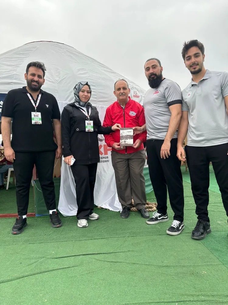  Bu dəvətə çox sevindik və qürur hissi keçirdik. 