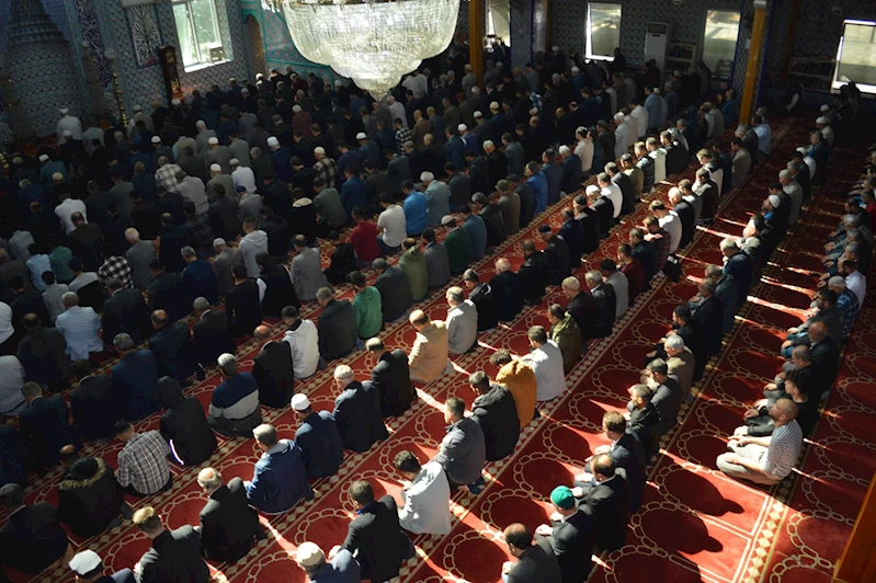 Müslümanlar için büyük fırsat günlerini barındıran Zilhicce ayı başladı