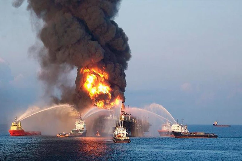 Angola’da petrol platformunda yangın: 3 ölü, 17 yaralı