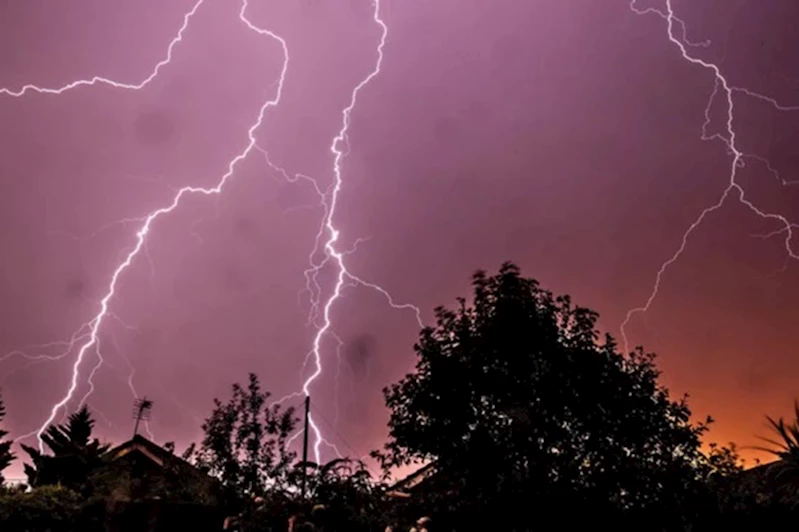 Bazı bölgeler için gök gürültülü sağanak uyarısı