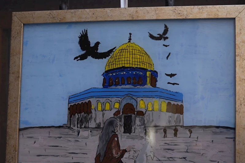 Mardin’in Artuklu ilçesinde üniversite öğrencileri tarafından yapılan 402 resim sergilendi 