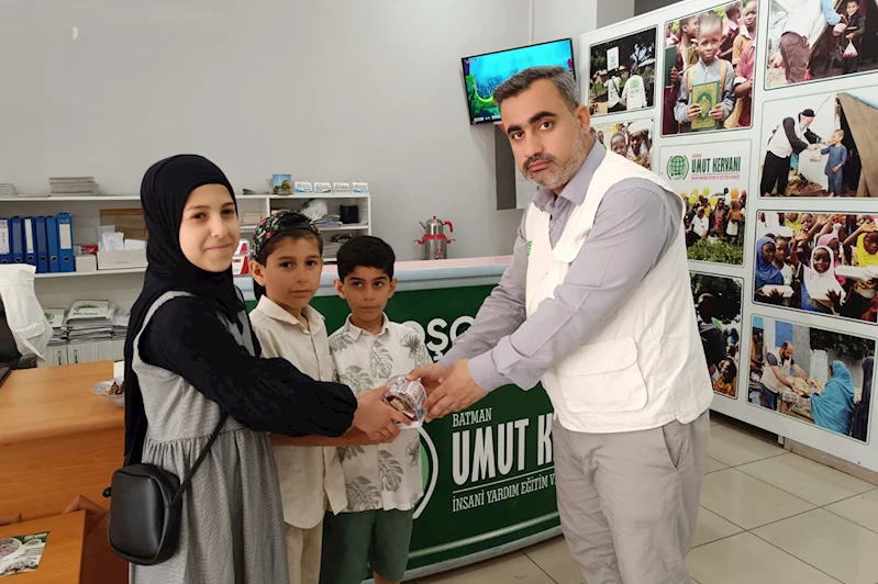 Alp kardeşlerden örnek davranış: Harçlıklarını Umut Kervanı