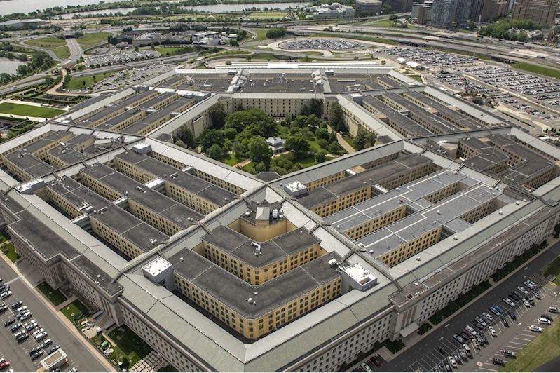 Pentagon çalışanı, gizli verileri yurtdışına göndermeye çalışırken yakalandı