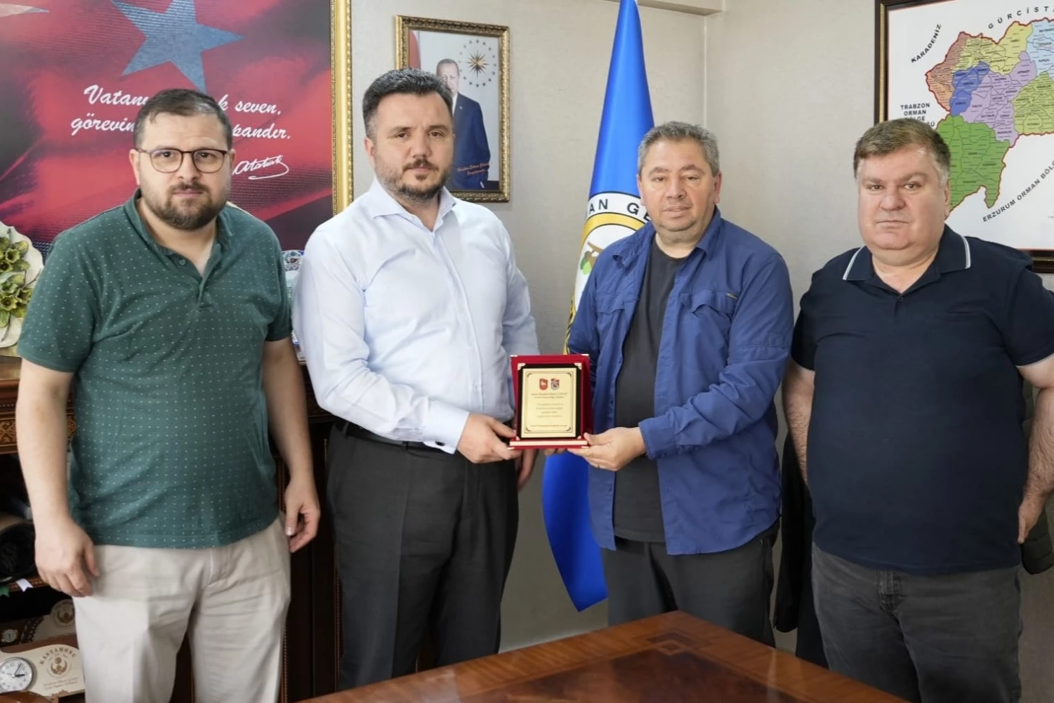 Artvin Trabzonspor Taraftarlar Derneği’nden Orman Bölge Müdürü