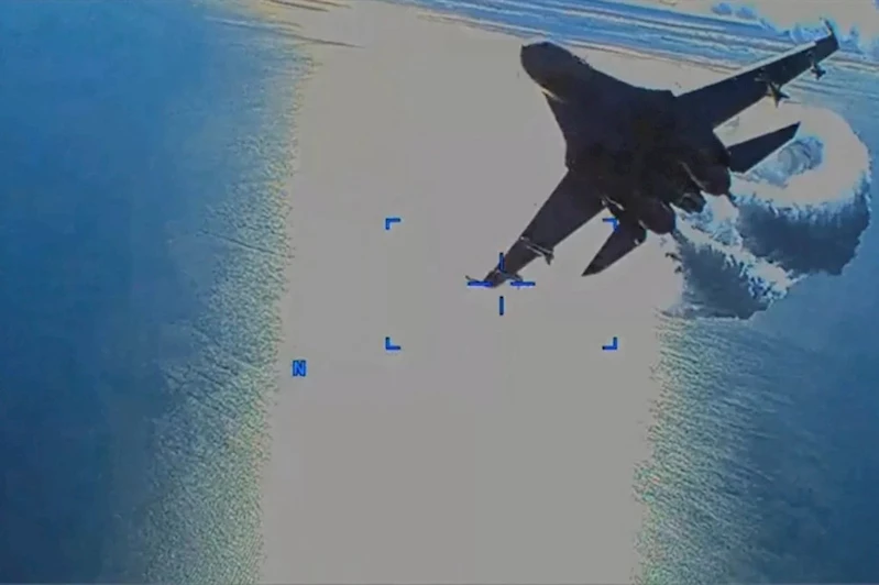 Ukrayna, insansız deniz araçları ile iki Rus savaş uçağını vurdu