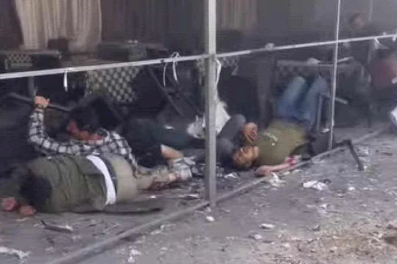 İşgal rejimi, Gazze’de bir restoran ve pazarı bombaladı: Onlarca şehit