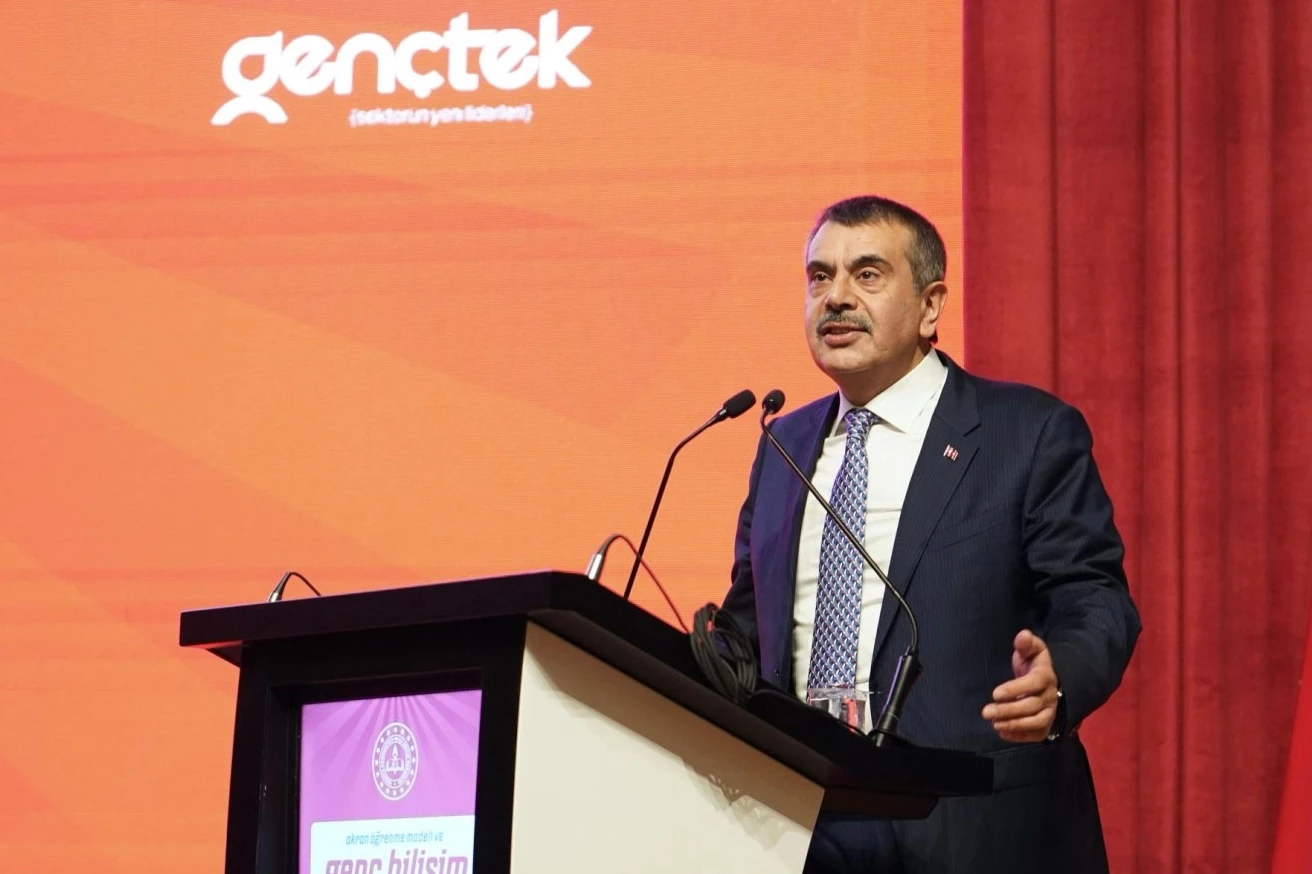Bakan Tekin’den Gençtek Zirvesi’nde eğitim vurgusu