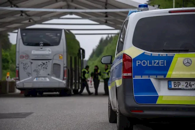 Almanya iltica talebinde bulunanları geri çevirecek