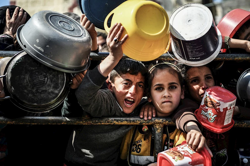 Gazze’de on binlerce çocuk açlık nedeniyle ölüm tehlikesi altında