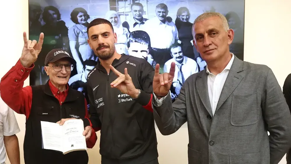 Aziz Sancar neden bozkurt işareti yaptı?