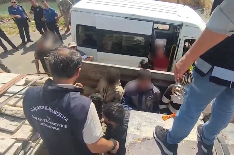 51 ilde göçmen kaçakçılarına operasyon: 273 organizatör yakalandı, 98