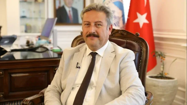 Başkan beyden kol saatine tatlıya, sucuğa milyon