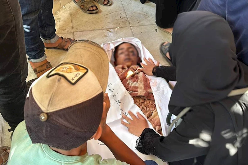 Katil rejim yardım noktasını yine kana buladı: 13 şehit, 200’den fazla yaralı