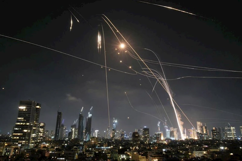 Tel Aviv ve çevresine beşinci füze dalgası: Siyonist rejim sarsıldı