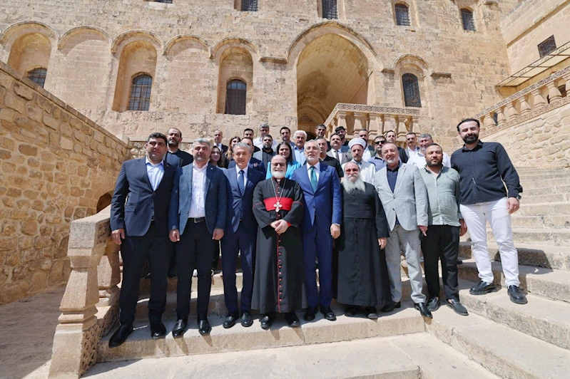 Bakan Işıkhan Mardin’de bir dizi ziyaret gerçekleştirdi