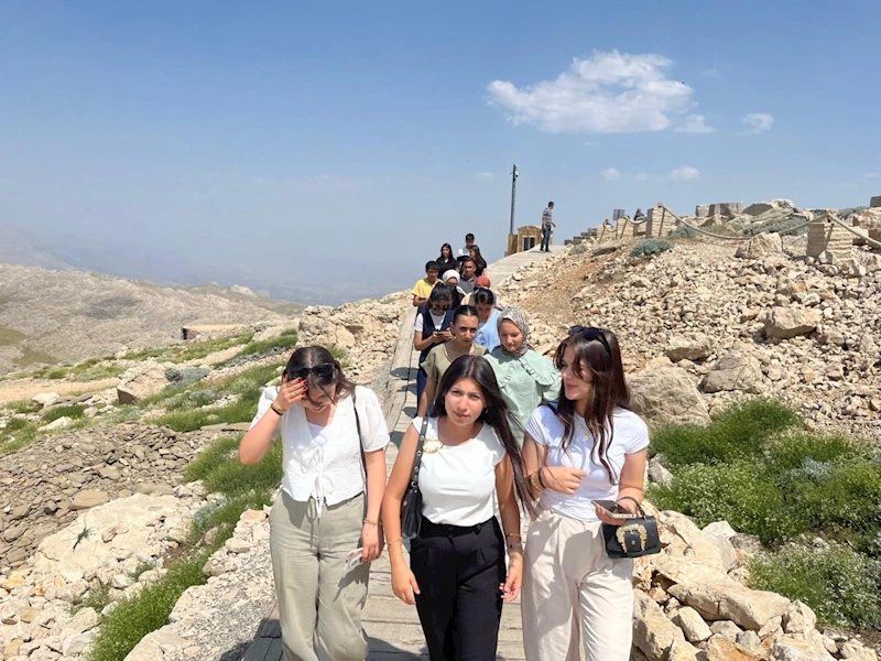 Elektrikli araçlarla ören yerlerine anlamlı ziyaret 