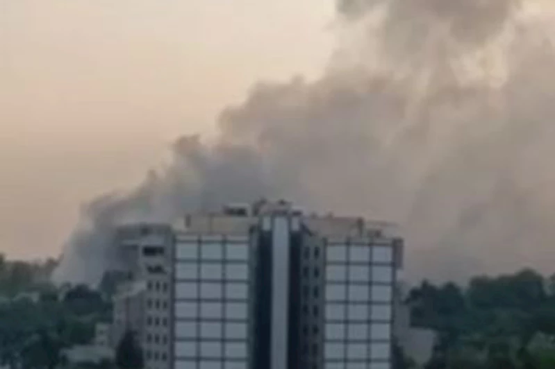 Siyonist işgalciler İran devlet televizyonunu vurdu