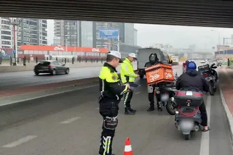 Adana’da trafik denetimlerinde 10 bin 789 sürücüye ceza kesildi