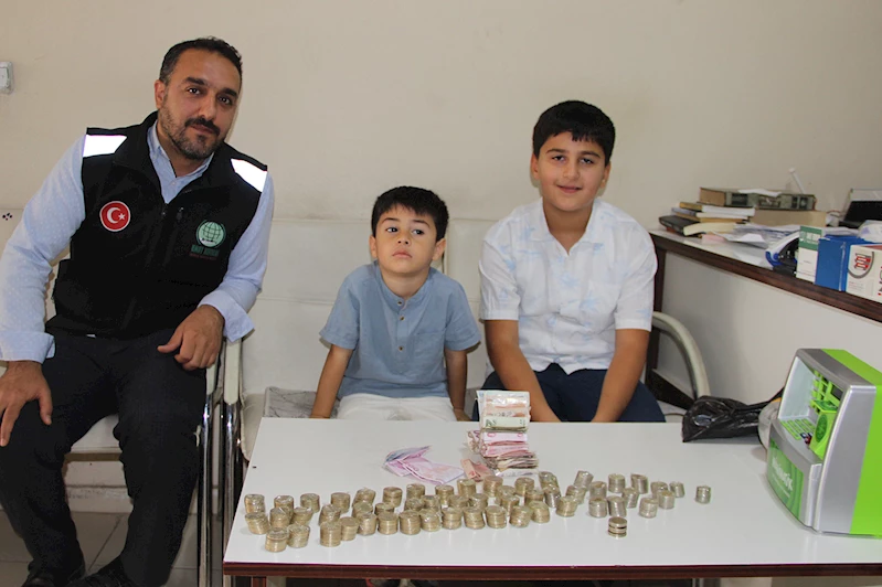 Minik yürekler, biriktirdikleri harçlıklarını Gazze