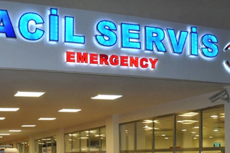 Yolcu otobüsü ile tır çarpıştı: 3 yaralı