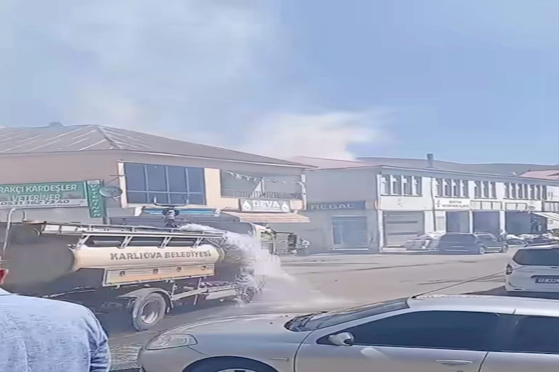 Karlıova’da çatı katında yangın paniği