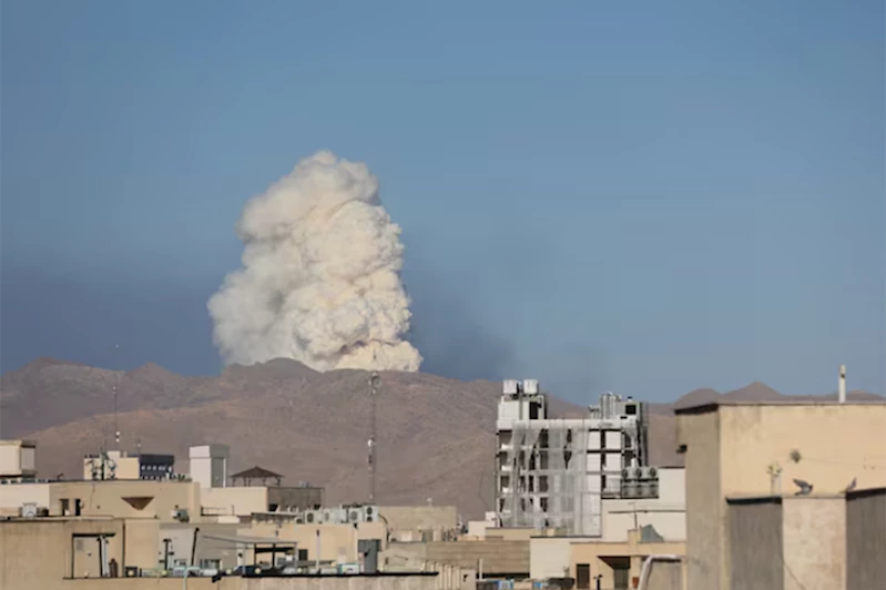 Siyonist rejim, Arak reaktörü ve Khondab tesisine saldırdı