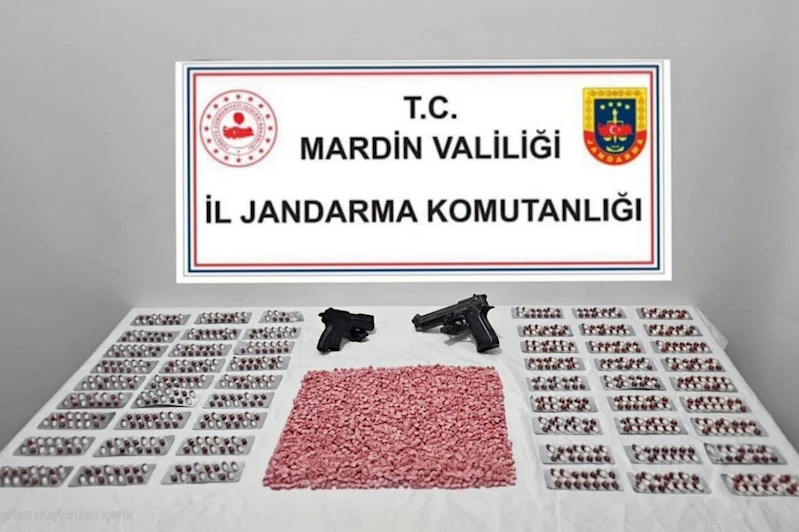 Mardin’de uyuşturucu operasyonu: Binlerce hap ve ruhsatsız silah ele geçirildi