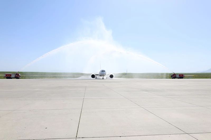 Ağrı-İzmir uçak seferleri yeniden başladı