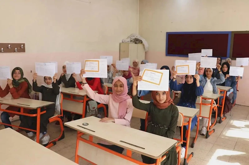 Yaklaşık 20 milyon öğrenci için karne heyecanı