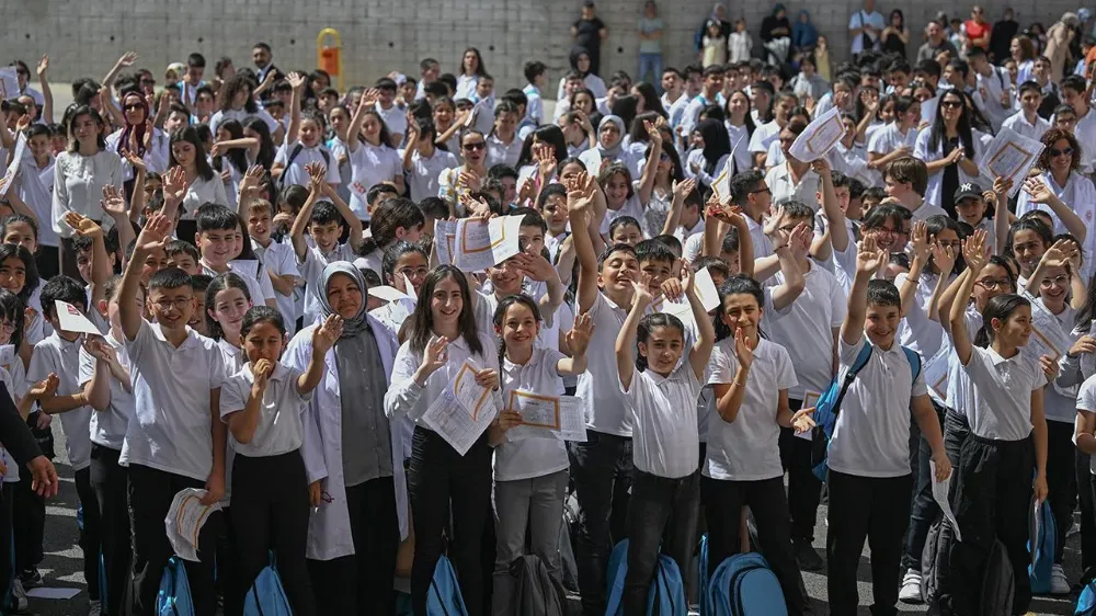 20 milyon öğrenci için son zil çalıyor: Yaz tatili başlıyor