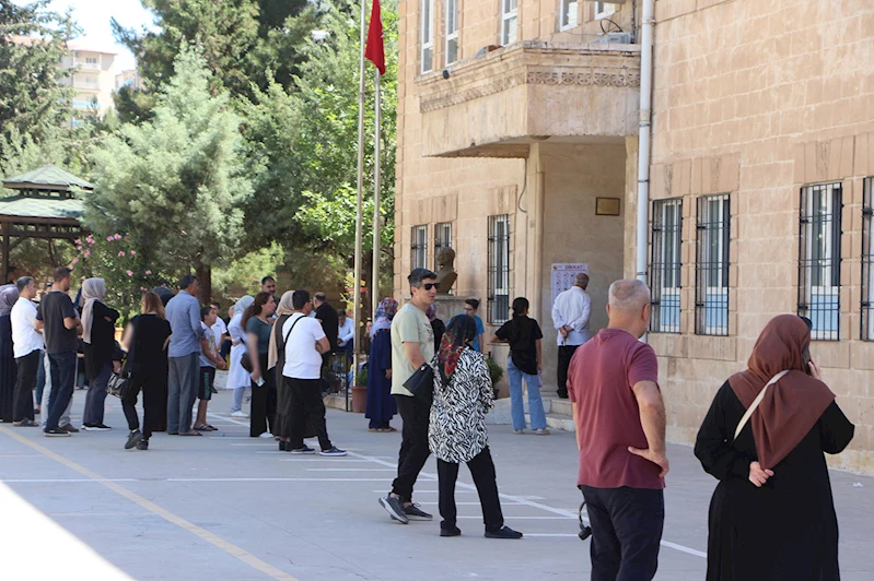 YKS maratonu başladı: Adaylar ilk oturum olan TYT