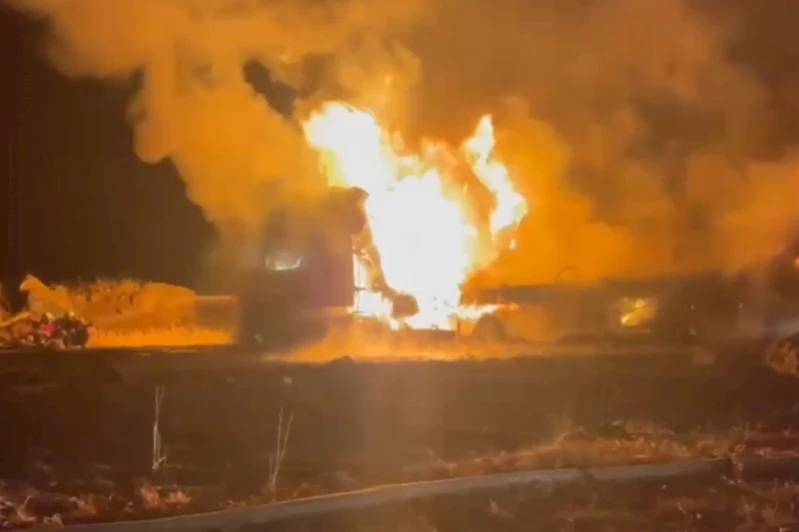 Şanlıurfa’da seyir halindeki tırda yangın paniği