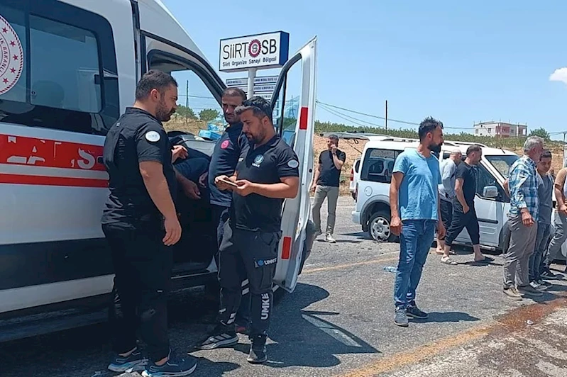 Siirt OSB kavşağında kaza: 4 yaralı