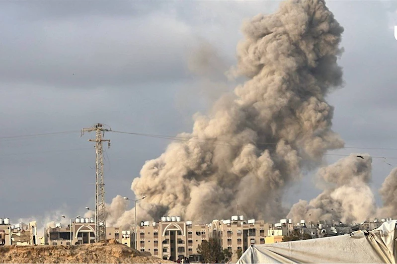 İşgalcilerin bugünkü saldırısında yardım bekleyen 17 Gazzeli şehit oldu