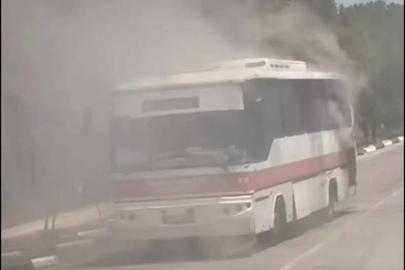 Halk otobüsü alevlere teslim oldu