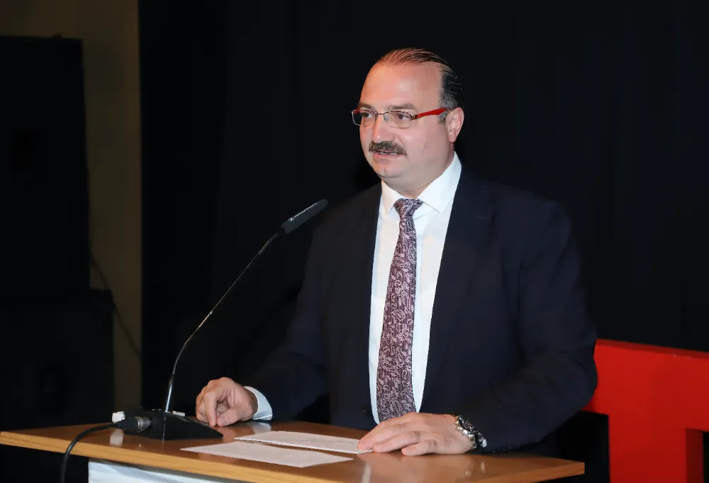 TEDXATATÜRKUNİVERSİTY ETKİNLİĞİ “NEDEN OLMASIN?” TEMASIYLA GERÇEKLEŞTİ