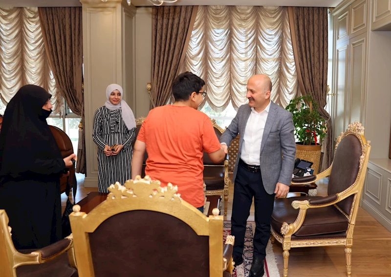 Vali Dr. Osman Varol, Halk Buluşmalarında vatandaşların taleplerini dinliyor 