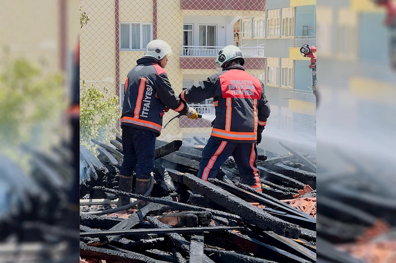 Okul binasının çatı sökümü esnasında yangın çıktı