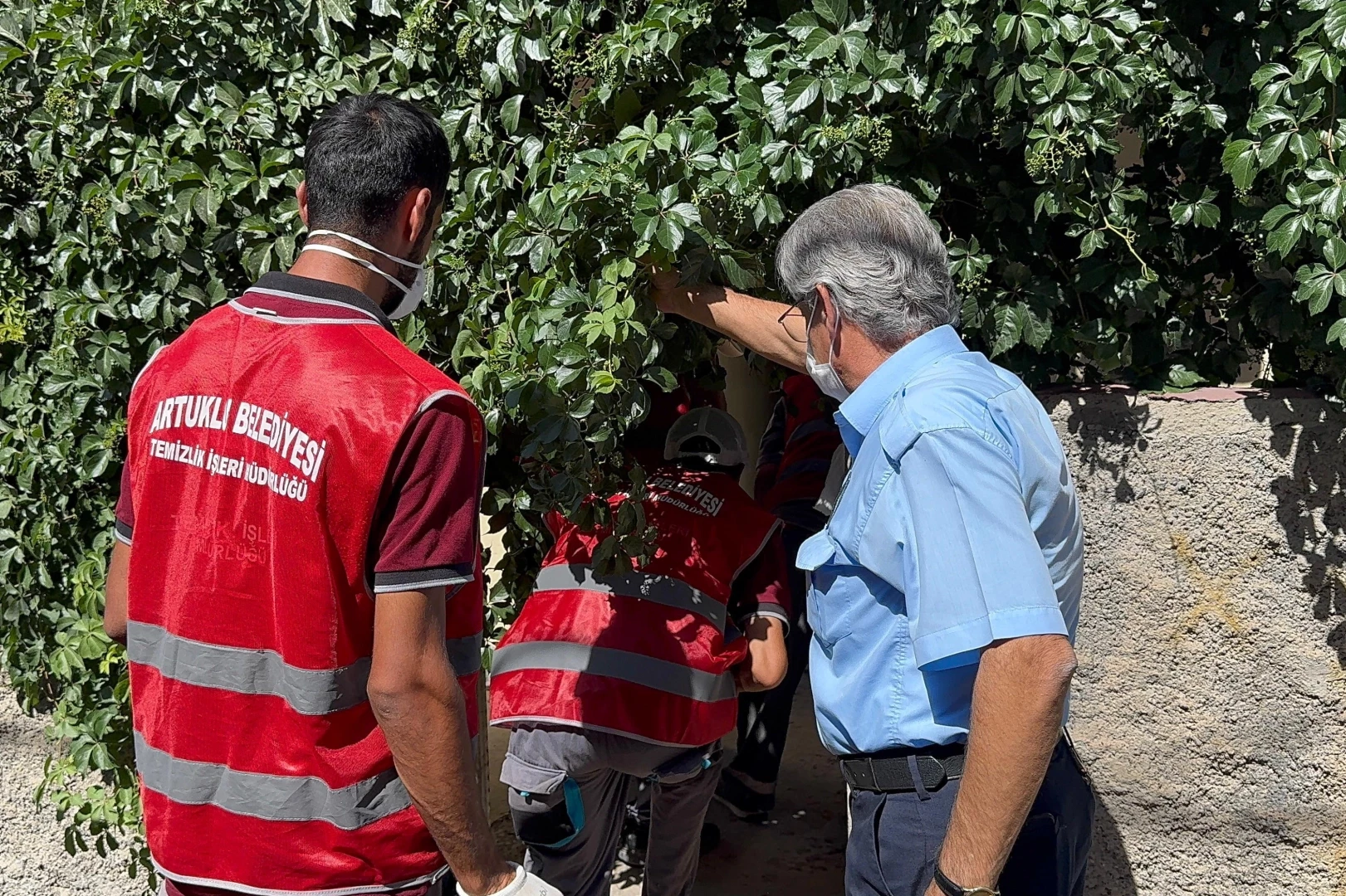Artuklu’da “Çöp Ev” temizlendi, mahalle rahat nefes aldı