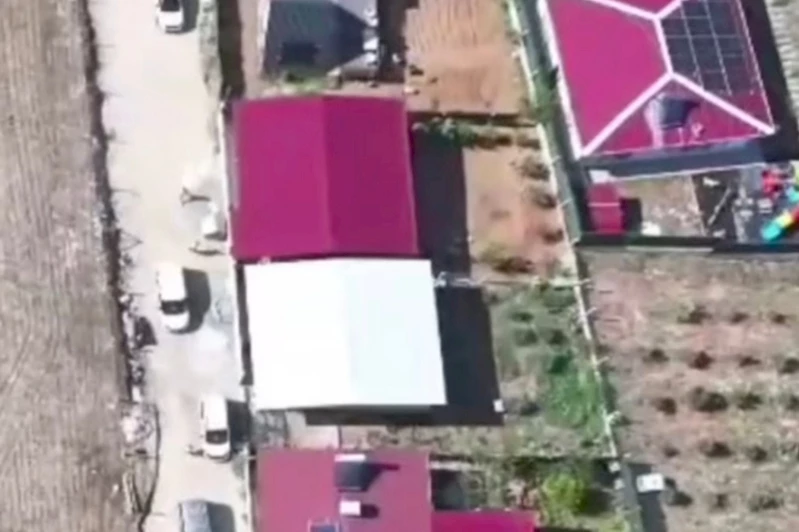 Kamu görevlisi gibi davranarak vatandaşı dolandırdılar