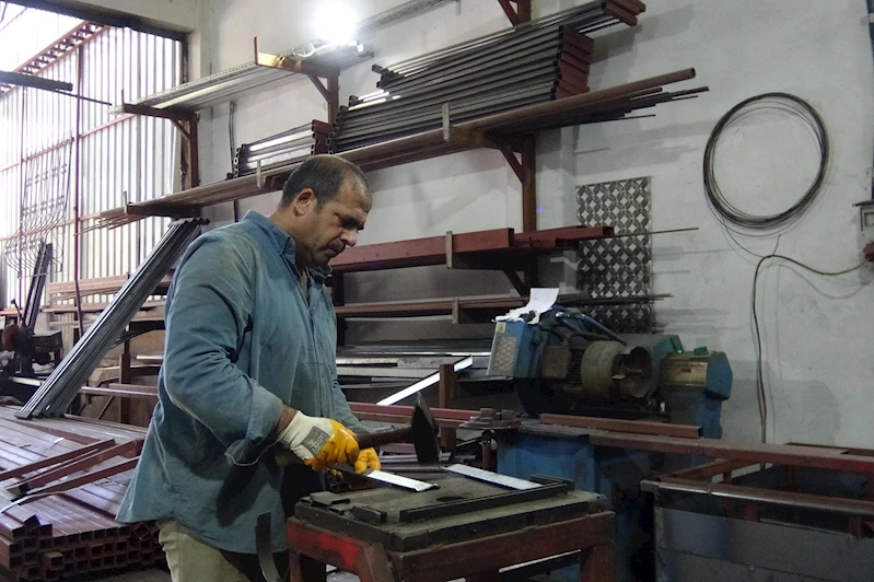 Yılların demir ustası: İş çok ama çırak yok 