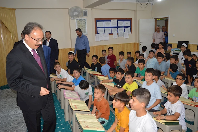 Vali Kızılkaya: Ahlaklı ve inançlı nesillere ihtiyacımız var