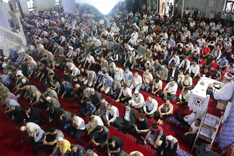 Şanlıurfa’da Kurban Bayramı namazı kılındı