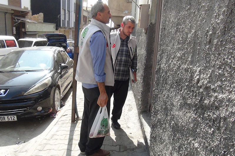 Gaziantep Umut Kervanı muhtaç ailelilere kurban eti ulaştırdı