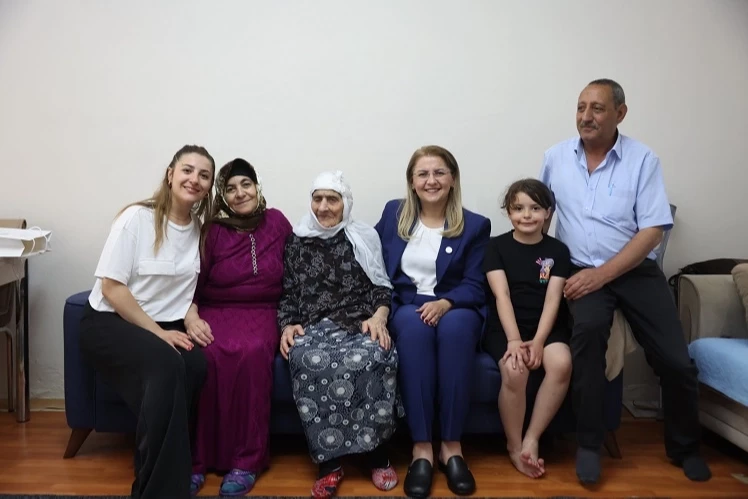 Şehit ailesine Ovalıoğlu